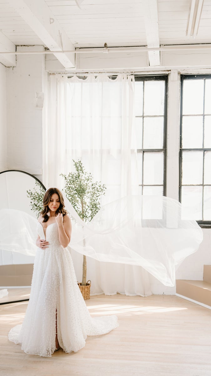https://alphauniverseglobal.media.zestyio.com/Alpha-Universe-Wedding-Short-Gary-Kim-Evans-4.jpg?height=1200&fit=bounds
