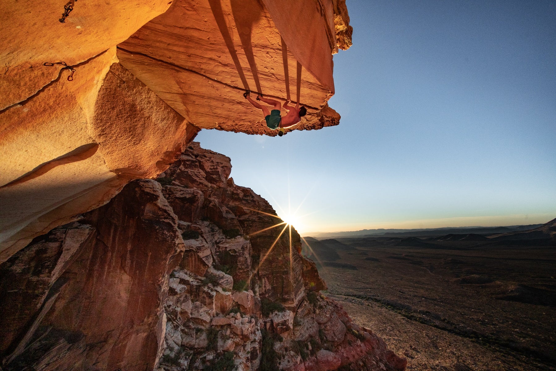 https://alphauniverseglobal.media.zestyio.com/Alpha-Universe-photo-by-Renan-Ozturk-210904_OZTURK_OCULUS_REDBULL_VR_BTS_040222.jpeg?height=1200&fit=bounds