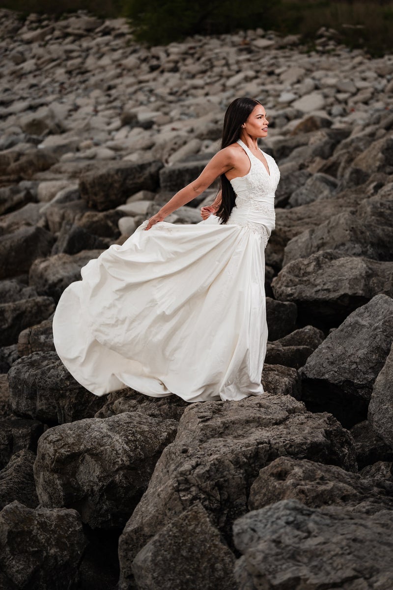 https://alphauniverseglobal.media.zestyio.com/Alpha-Universe-sonyA1-wedding-RaphNogal-005.jpg?height=1200&fit=bounds