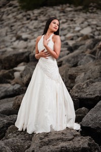 https://alphauniverseglobal.media.zestyio.com/Alpha-Universe-sonyA1-wedding-RaphNogal-006.jpg?height=300&fit=bounds