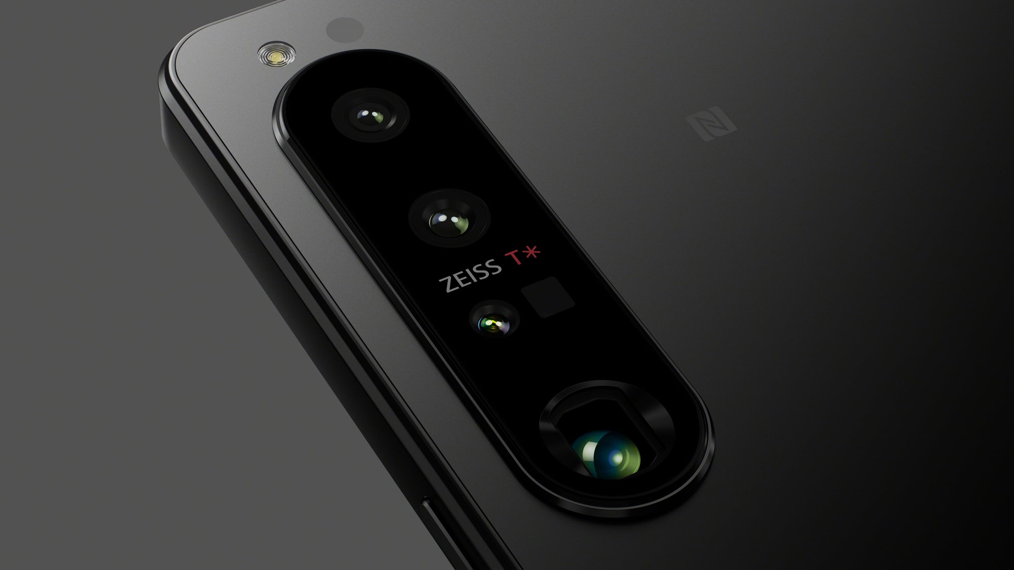 https://alphauniverseglobal.media.zestyio.com/Sony-Alpha-Universe-Xperia-1-IV-_cameraSpecific_tripleLens_16.9.jpg?height=1200&fit=bounds