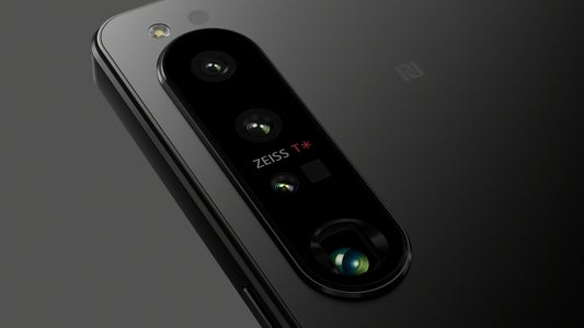 https://alphauniverseglobal.media.zestyio.com/Sony-Alpha-Universe-Xperia-1-IV-_cameraSpecific_tripleLens_16.9.jpg?height=300&fit=bounds