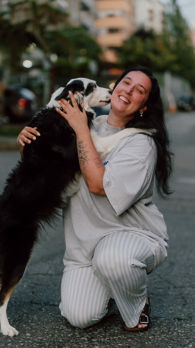 https://alphauniverseglobal.media.zestyio.com/alpha-universe-candid-street-portrait-person-with-border-collie-justin-veenema.jpg?height=1200&fit=bounds