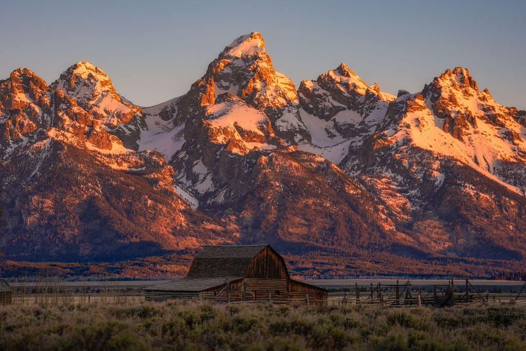 https://alphauniverseglobal.media.zestyio.com/alpha-universe-first-shots-may13-nate-luebbe-6.jpg?height=1200&fit=bounds