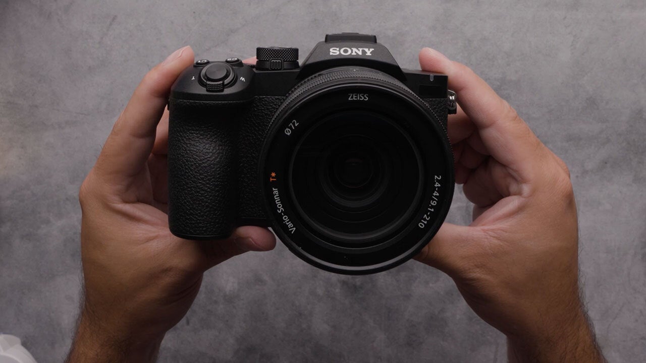 Take A Deep Dive Into The New Sony RX10 V
