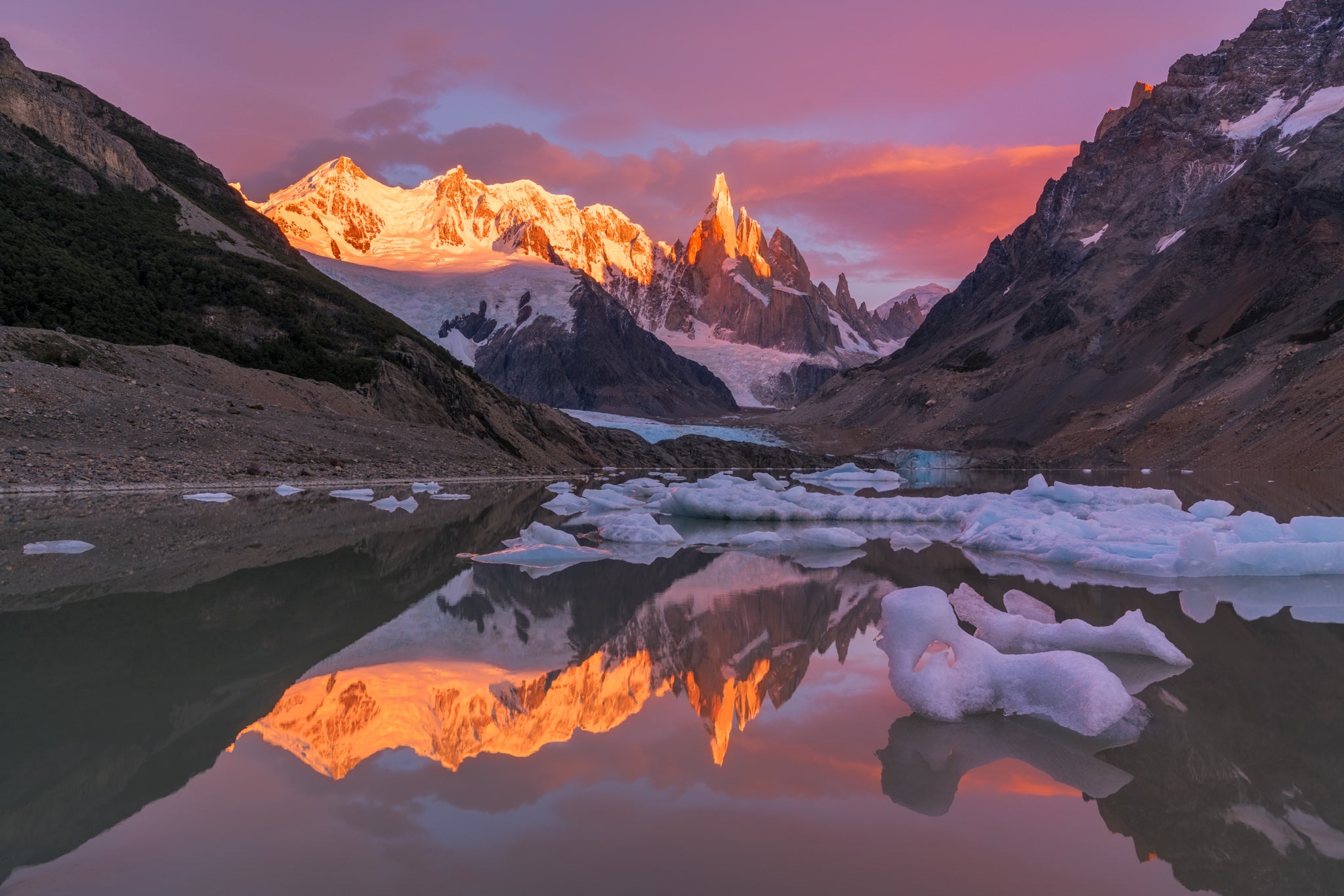 Первозданная красота. Серро Торре, Чили - Аргентина. Сьерра Торре гора. Серро Торре гора. Патагония горы.